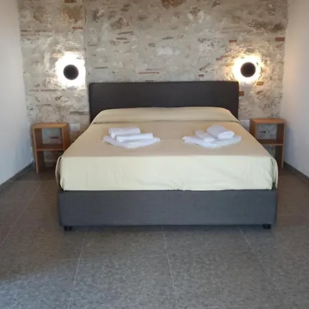 Mariacristina Oda ve Kahvaltı Zaccanopoli